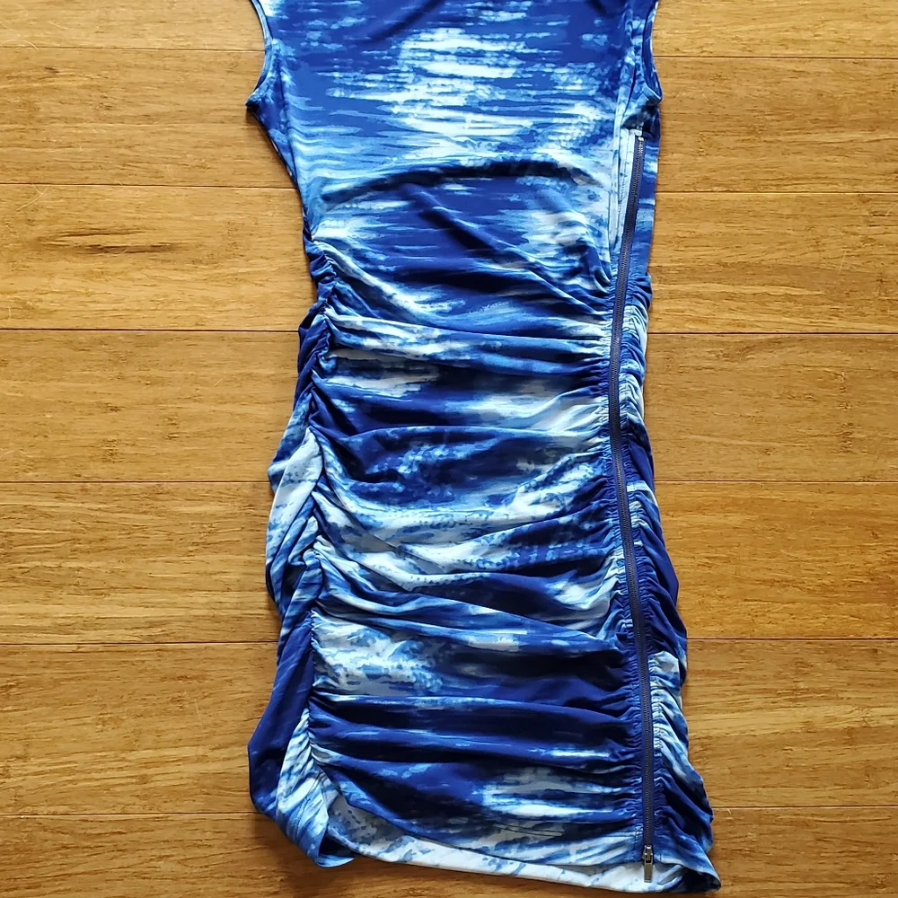 BCBGMAXAZRIA Dress - Picture 2 of 8